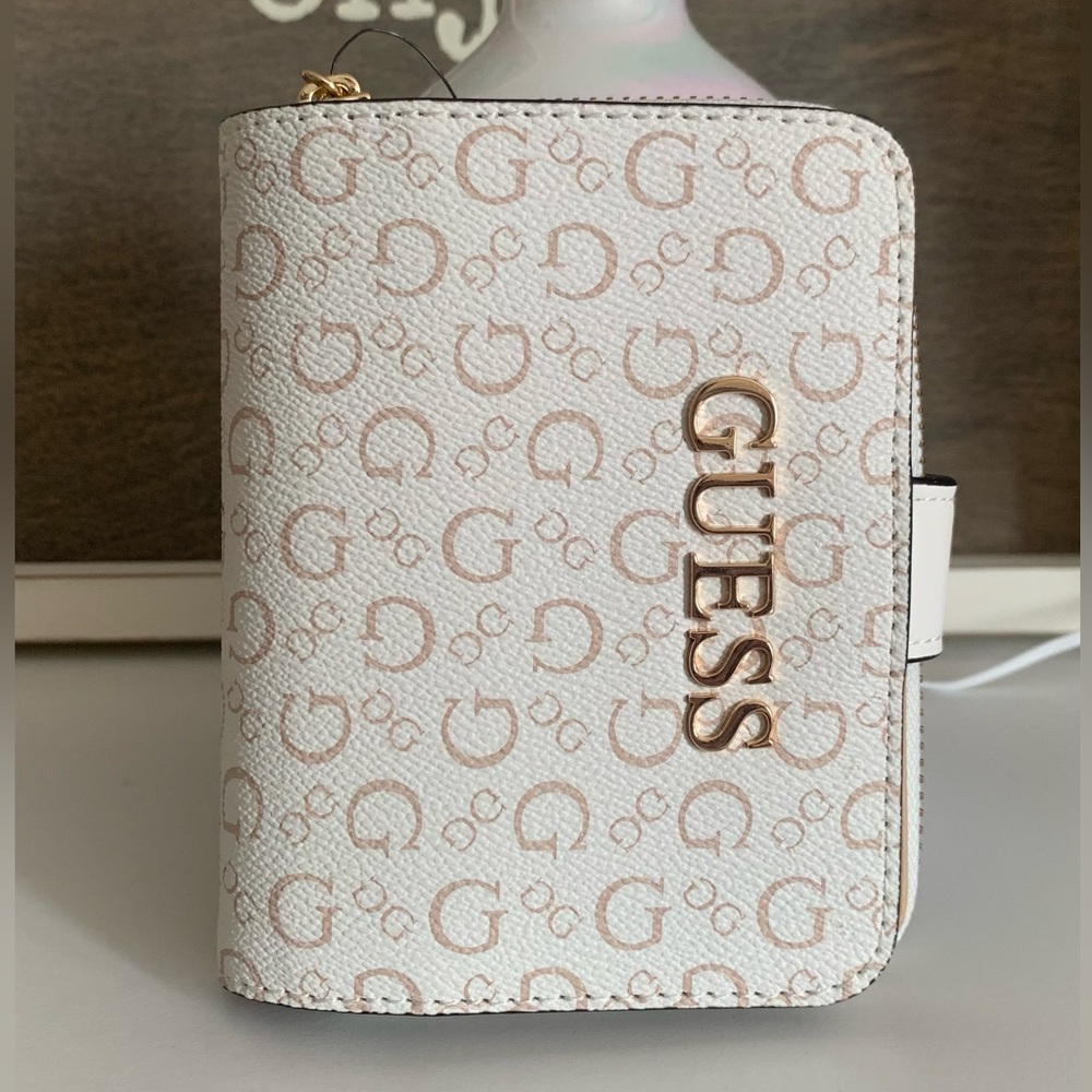 💕Guess White and Beige Monogram Wallet